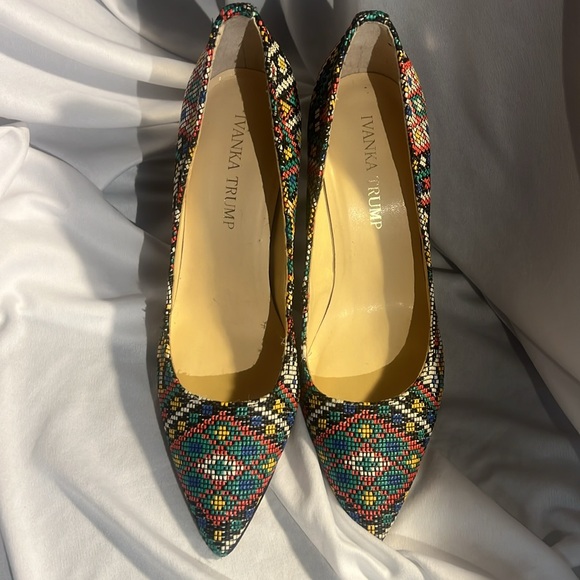 IVANKA TRUMP BEADED HEELS - Picture 2 of 8